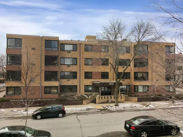 1912 Dupont AVE S #205, Minneapolis, MN 55403