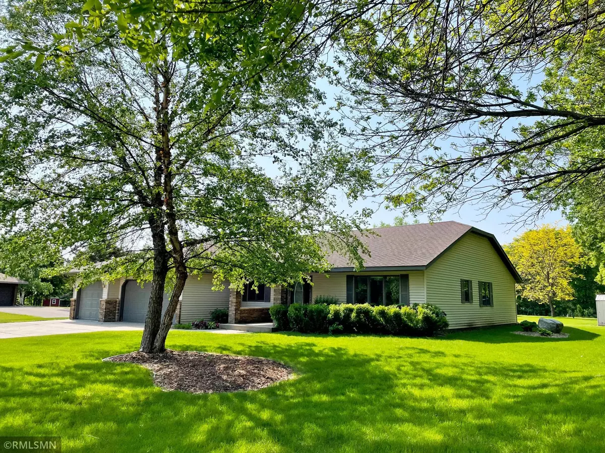 Annandale, MN 55302,485 Cedar CIR