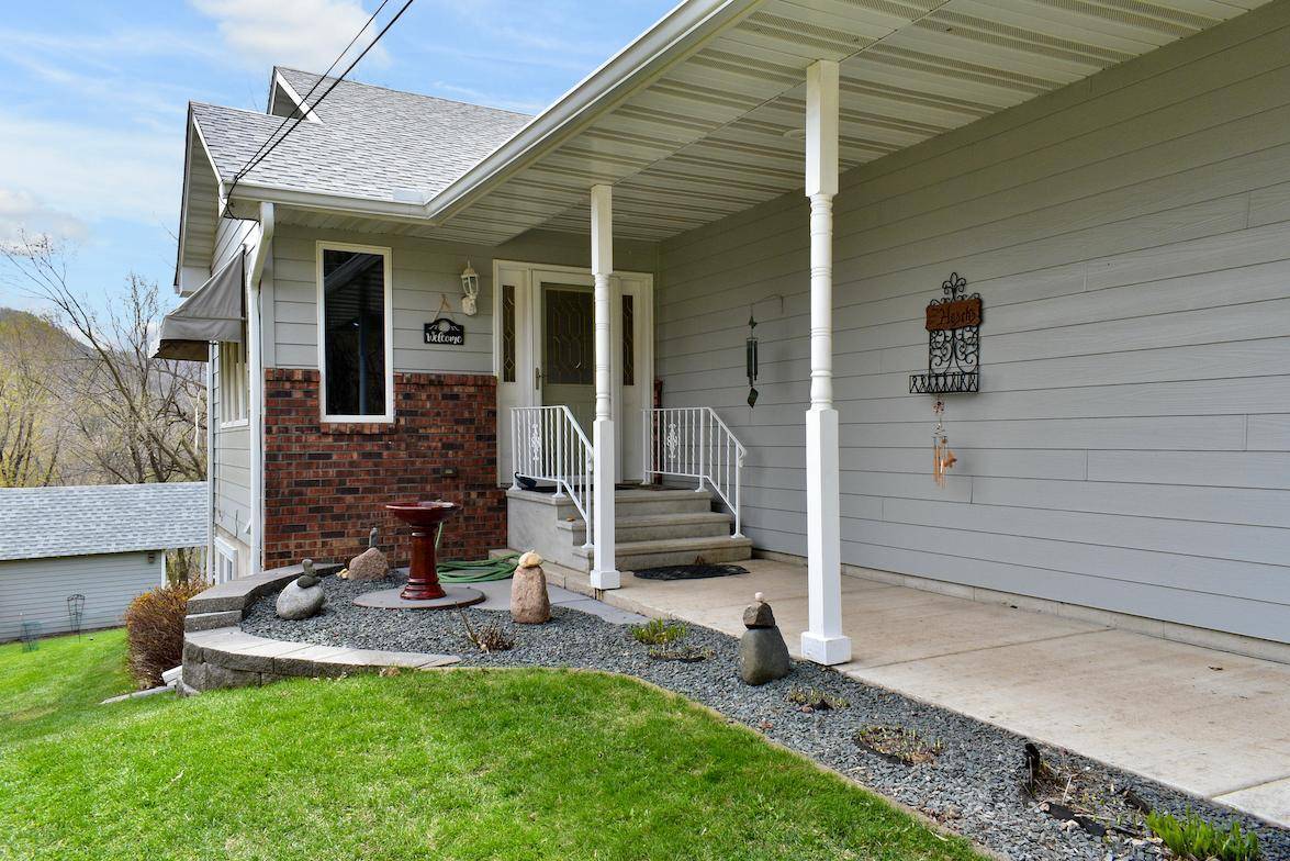 Winona, MN 55987,857 W Burns Valley RD
