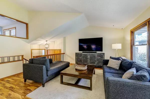 Eden Prairie, MN 55344,8865 Basswood RD
