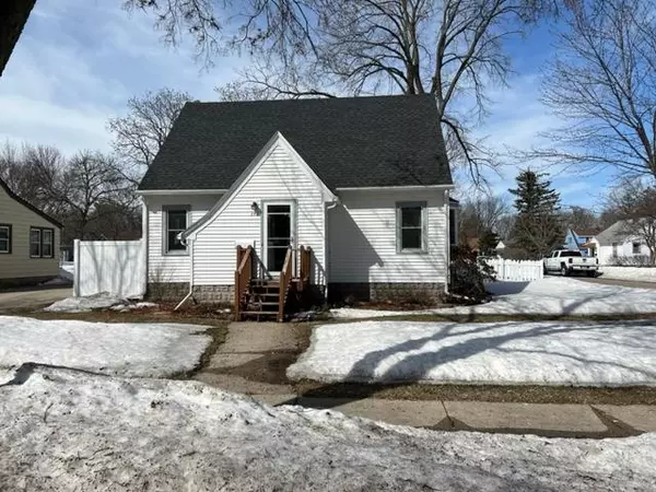 343 E 4th ST, Litchfield, MN 55355