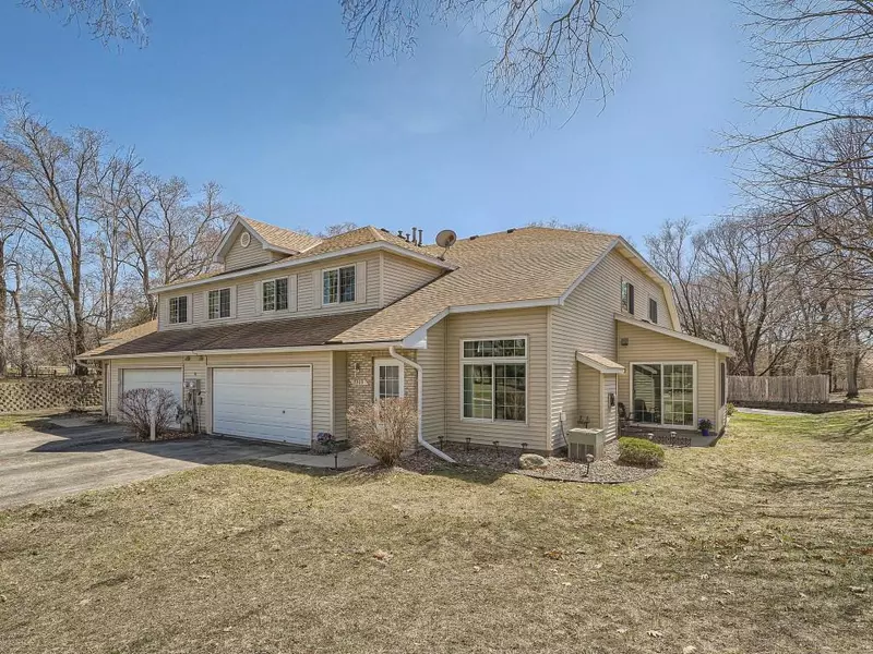 7909 Timber Lake DR, Eden Prairie, MN 55347