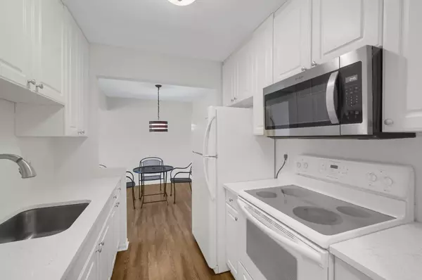 4407 Wilshire BLVD #305, Mound, MN 55364