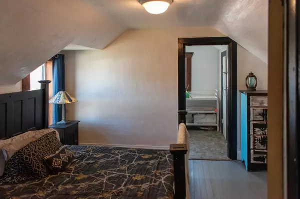 Mapleton, MN 56065,104 1st AVE SW