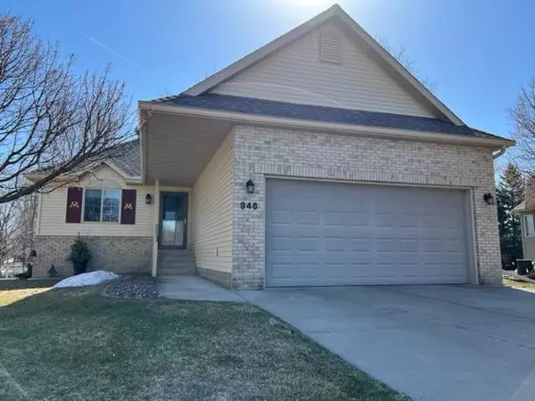 946 S Miller AVE, Litchfield, MN 55355