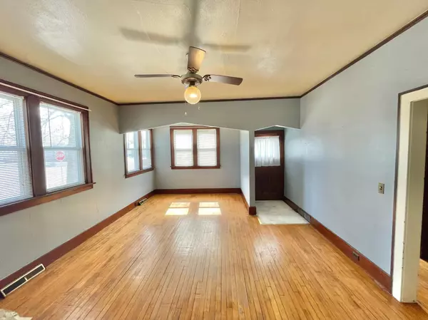 Springfield, MN 56087,202 W Rock ST