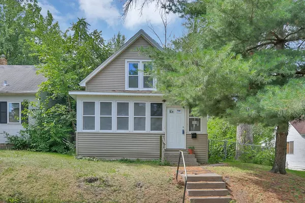 58 Lawson AVE W,  Saint Paul,  MN 55117