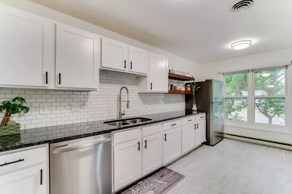 717 Larpenteur AVE E #717E, Maplewood, MN 55117