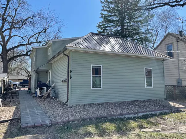 919 W Front ST, Albert Lea, MN 56007