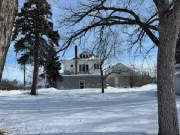 Thief River Falls, MN 56701,303 Riverside AVE