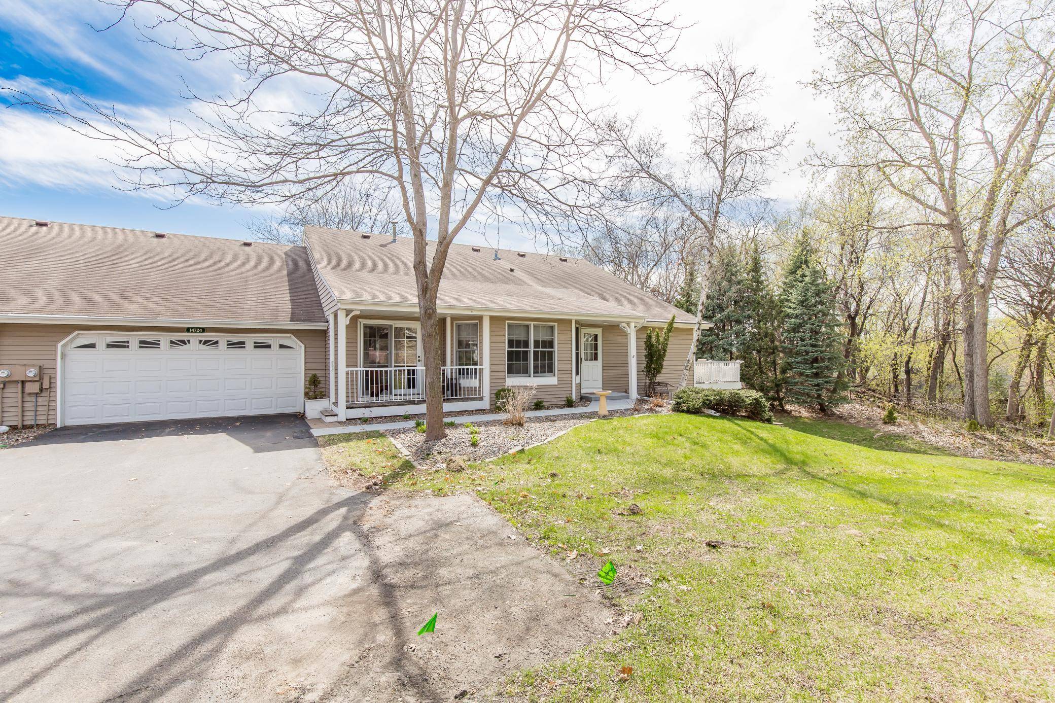 14724 Oak Run LN,  Burnsville,  MN 55306