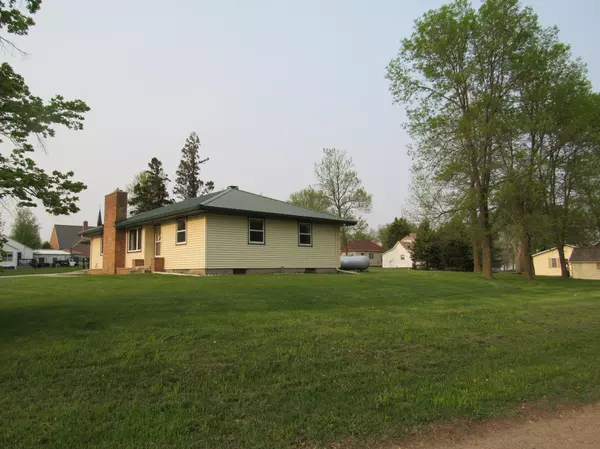 Wilmont, MN 56185,706 3rd AVE