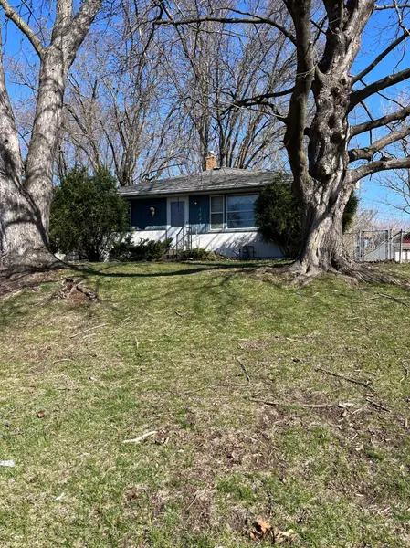 1827 46th ST E, Inver Grove Heights, MN 55077