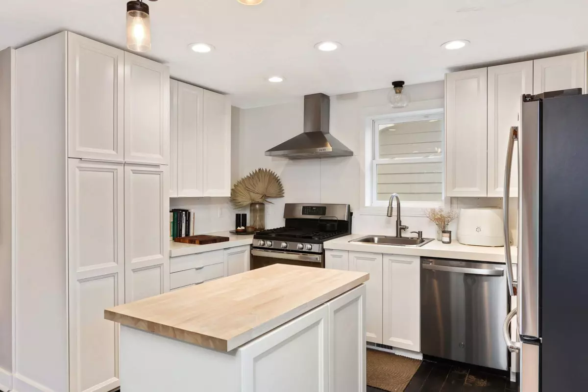 Cologne, MN 55322,210 Playhouse ST W