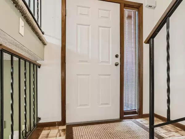 Vadnais Heights, MN 55127,905 Heritage CT W