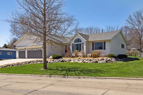 Albert Lea, MN 56007,2017 Greenwood DR