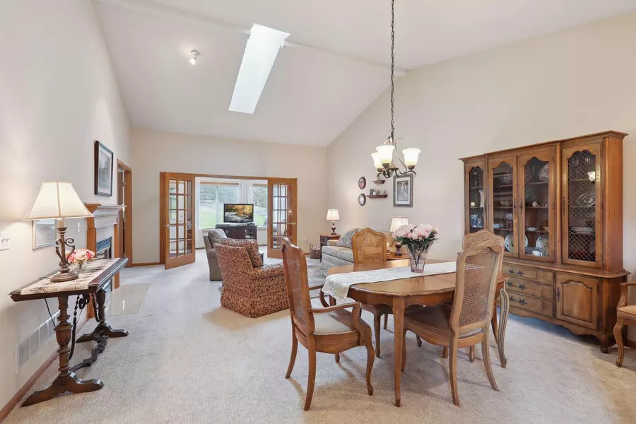 7637 Ojibway Park RD, Woodbury, MN 55125