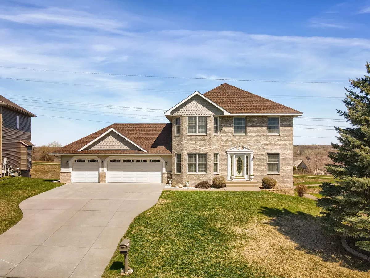 Maplewood, MN 55109,3065 Carey Heights DR