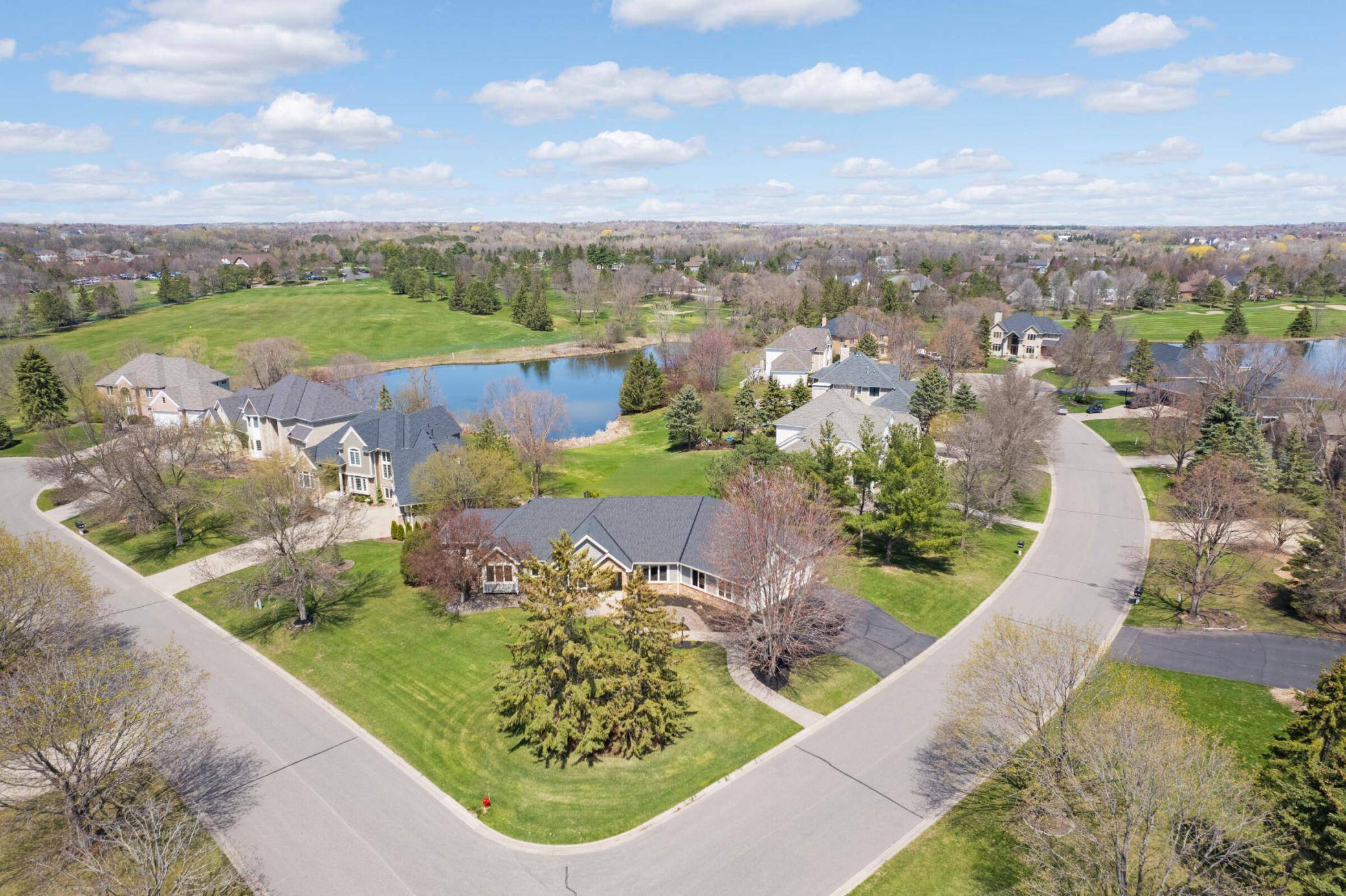 9666 Wellington LN,  Woodbury,  MN 55125