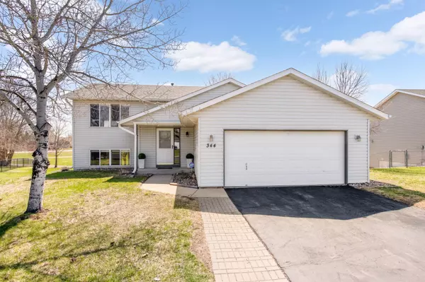 344 Hickory LN E, Shakopee, MN 55379