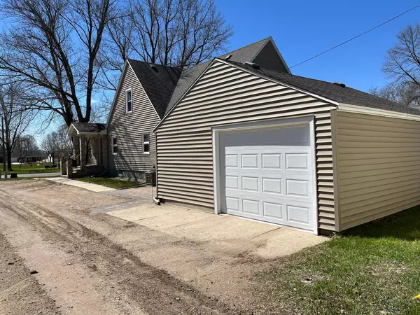 Fairmont, MN 56031,811 Tilden ST