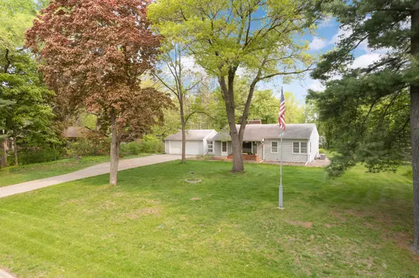 165 Hickory ST, Mahtomedi, MN 55115