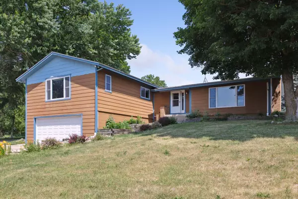 9511 40th ST W, Wheatland Twp, MN 55088