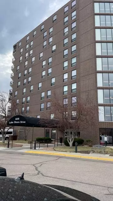 Richfield, MN 55423,6615 Lake Shore DR S #107