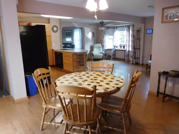 Minnetonka, MN 55305,3344 Chippewa RD