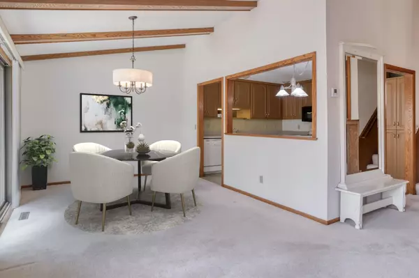 Eden Prairie, MN 55346,6933 Edenvale BLVD