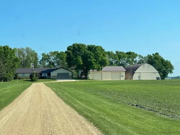 42768 Fort Road, Saint Peter, MN 56082