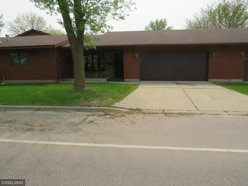 1618 10th ST E, Glencoe, MN 55336