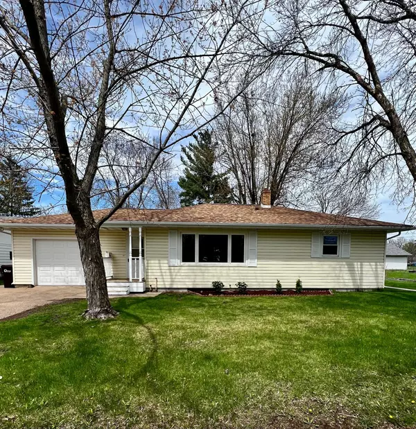 2120 Garfield AVE, Altoona, WI 54720