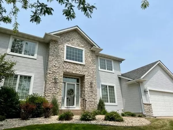 2747 9th ST SW, Rochester, MN 55902