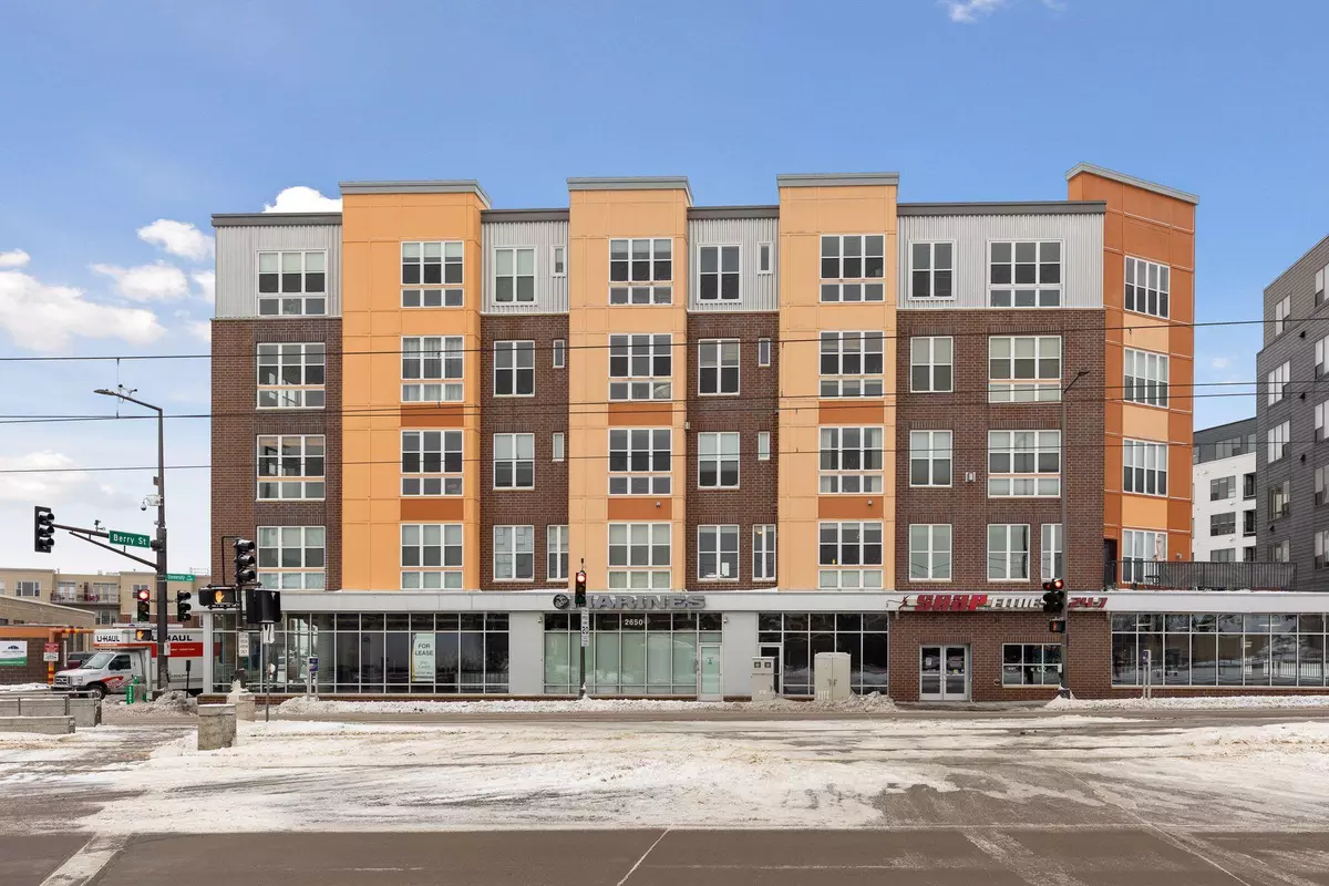 Saint Paul, MN 55114,2650 University AVE W #208