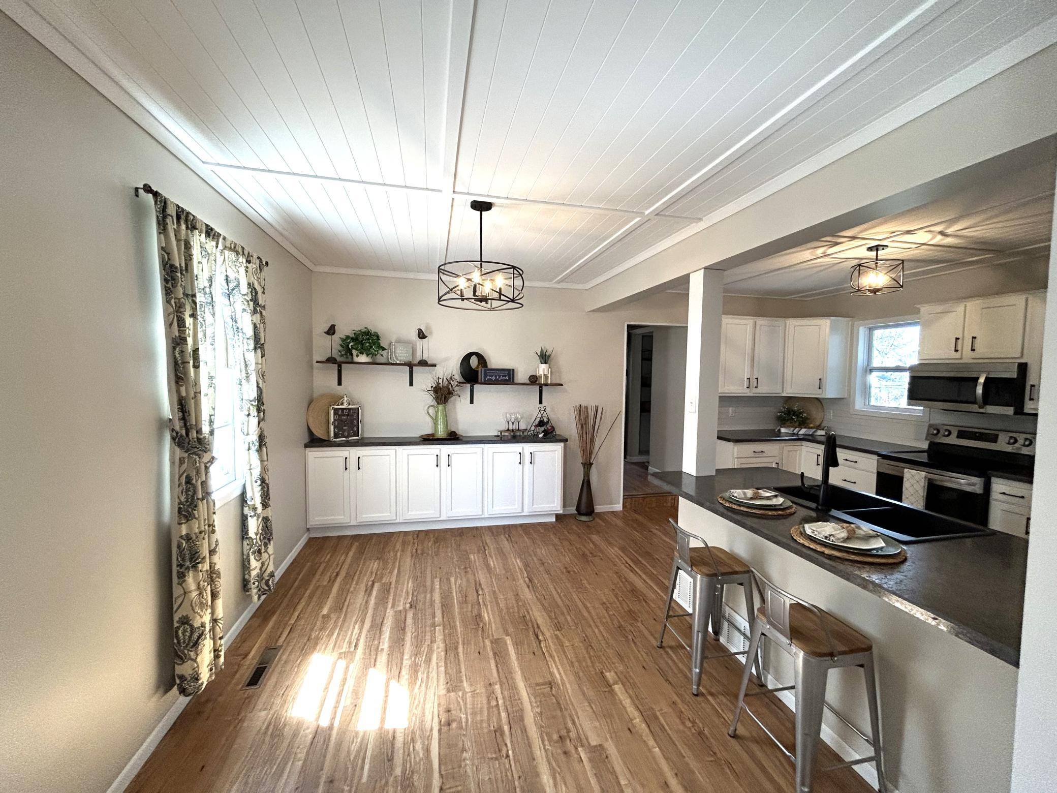 Montevideo, MN 56265,719 N 4th ST