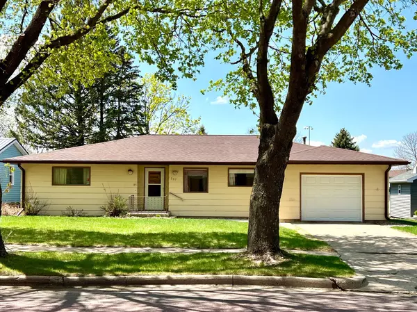 807 Frost AVE, Jackson, MN 56143