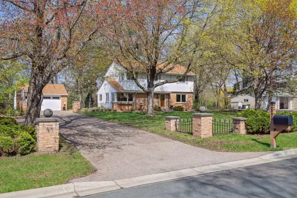 5929 Asher AVE, Inver Grove Heights, MN 55077