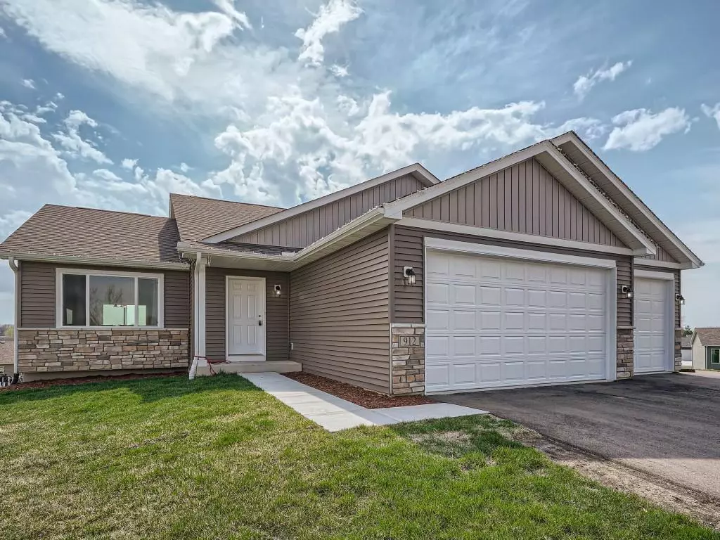 Montgomery, MN 56069,912 Emily CT NE