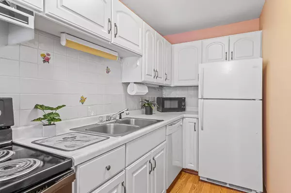 4100 Parklawn AVE #205, Edina, MN 55435