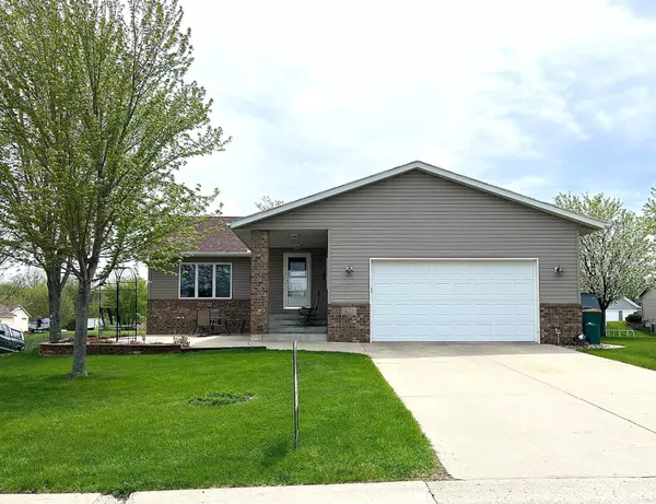 303 Fischer ST NW, Montgomery, MN 56069