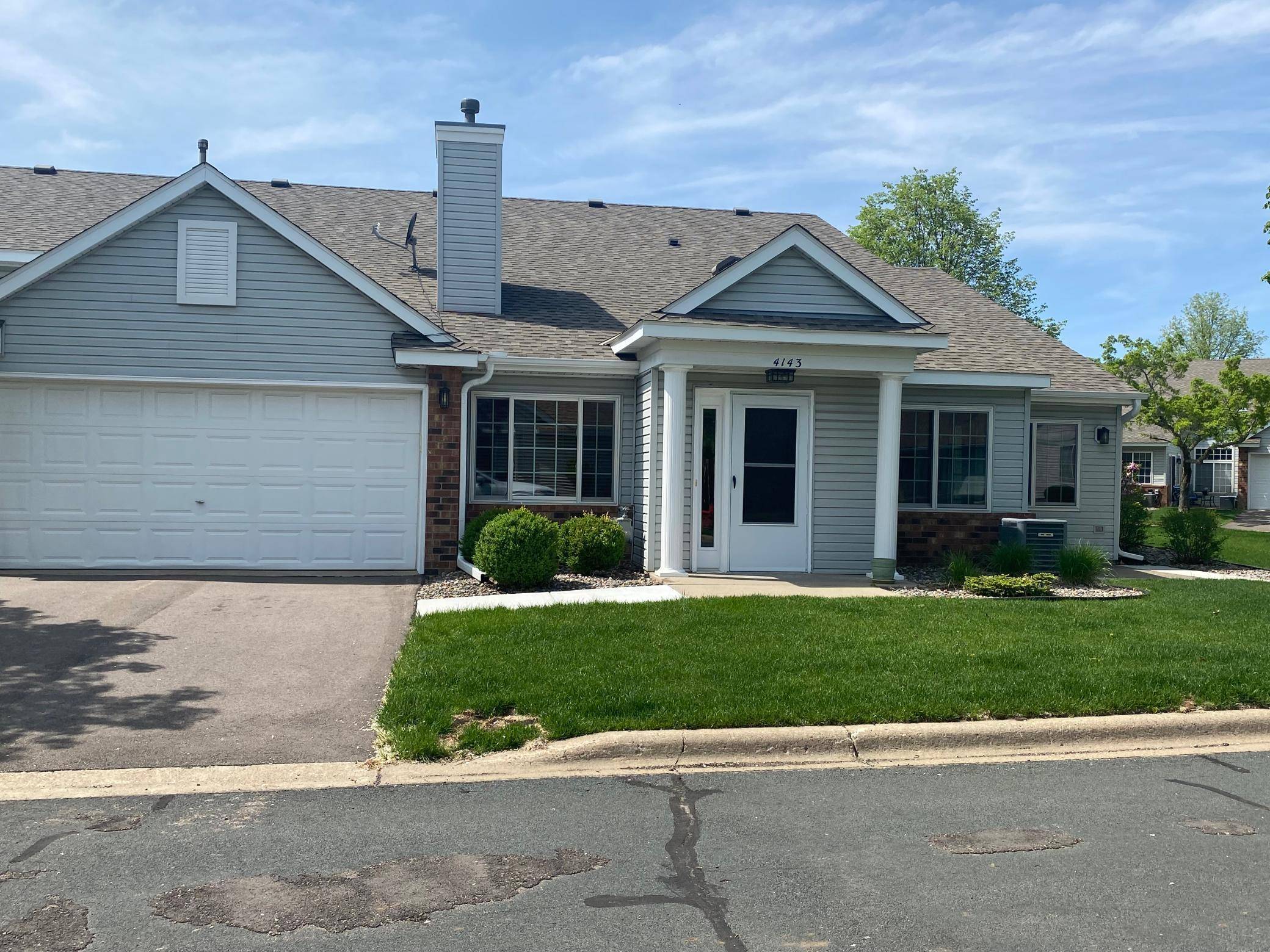 4143 Ruby LN #72, Eagan, MN 55122