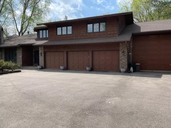 6449 Crackleberry TRL, Woodbury, MN 55129