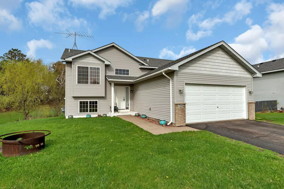 Braham, MN 55006,723 Horseshoe LN