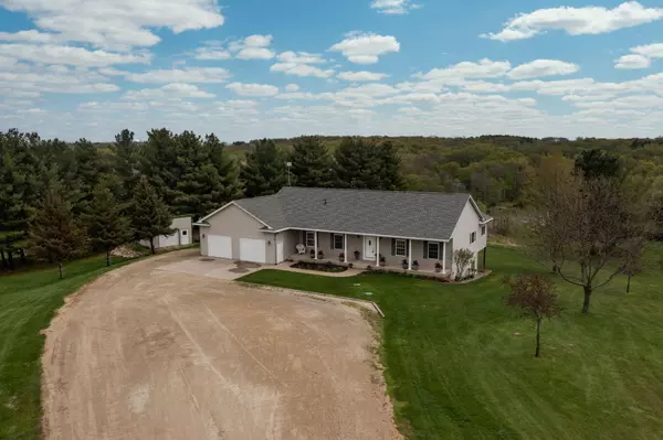 Byron, MN 55920,6007 Sherri DR NW