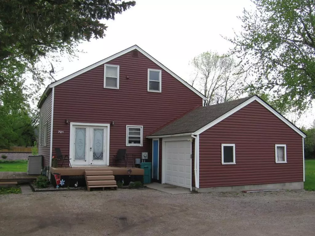 Waseca, MN 56093,721 3rd ST SW