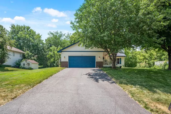 Lakeville, MN 55044,17275 Greentree AVE