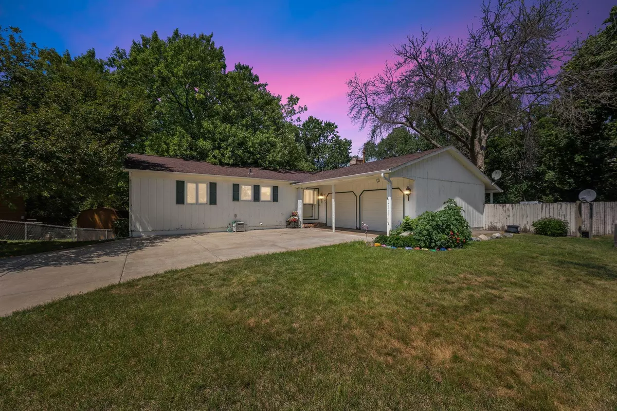 Brooklyn Park, MN 55428,6641 Cherokee LN N