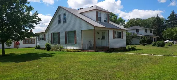 404 1st ST NW, Melrose, MN 56352