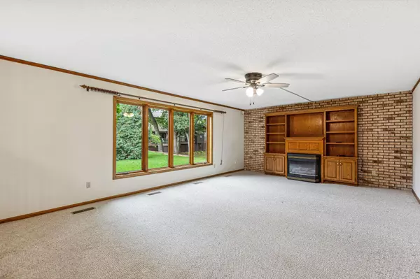 Shoreview, MN 55126,5785 Royal Oaks DR